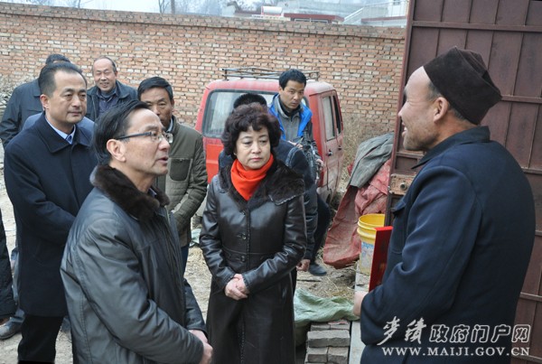 慰问五保户.jpg