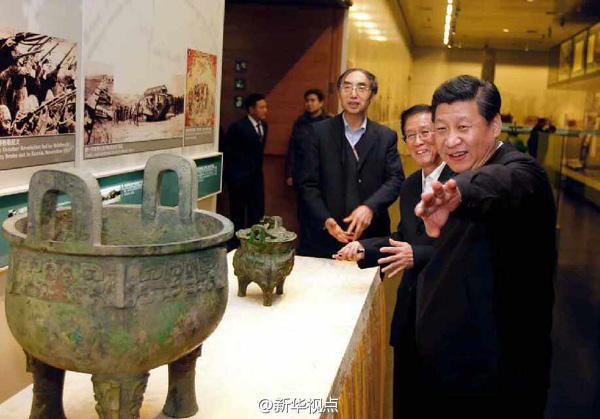 总书记参观北京历史文化展览:小心别碰到
