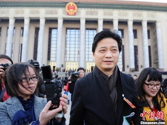 崔永元承认两亿代言费:全部捐给我的基金会