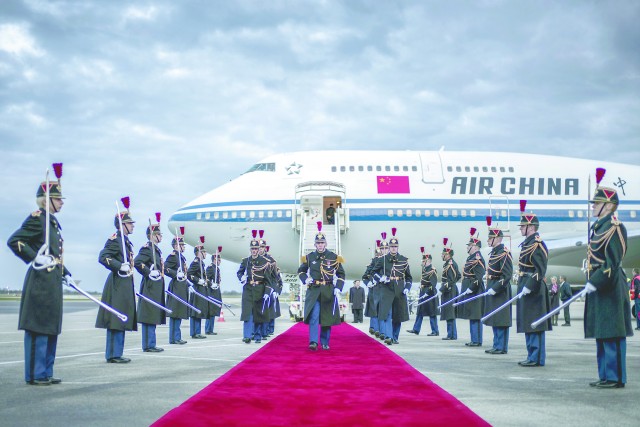 法国高规格欢迎习近平主席访法。