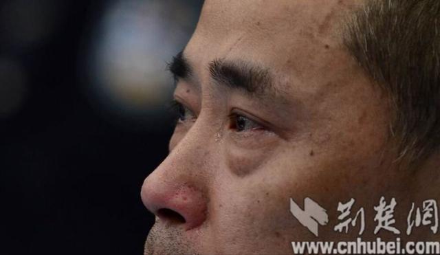 刘维等涉黑案进入辩论阶段 刘维现场落泪