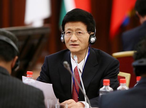 6月19日至20日,中共中央政治局委员、中央政法委书记孟建柱在俄罗斯喀山出席第五届安全事务高级代表国际会议,并就加强反恐国际合作、严厉打击恐怖主义作主旨发言。