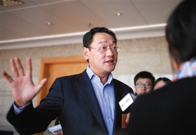 2013年3月4日，全国两会期间，华润集团董事长宋林接受媒体采访。图/CFP