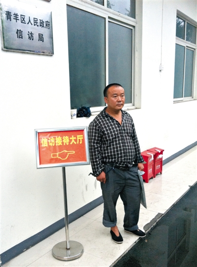 6��24�����磬���������ŷþֽӴ������ǼǺ���ɵȴ��쵼�ӷá������ȵ�12��룬Ҳû�м����쵼�� �¾������� ������ ��