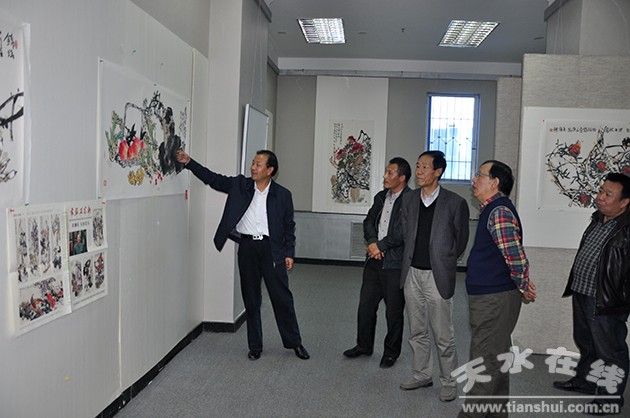 当代著名中国画家王德礼大写意花鸟画展在天水开展(图)