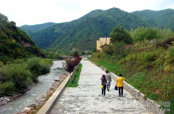 红崖河风情线1.jpg 红崖河风情线1.jpg