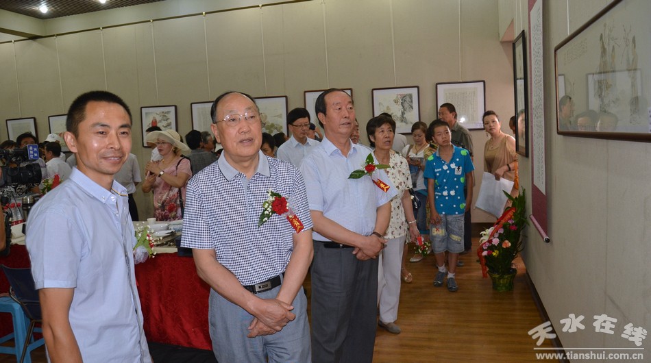 杨东平书画作品展在天水市文化馆开展组图