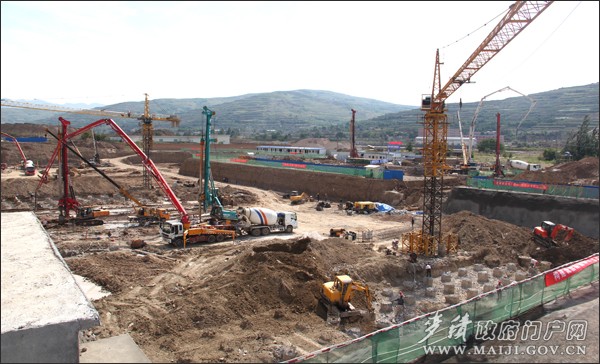 07颖川佳苑建设现场.jpg 07颖川佳苑建设现场.jpg