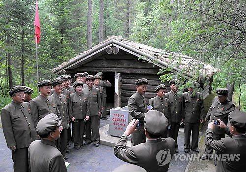 朝鲜劳动党高层开展行军活动 金正恩亲自安排