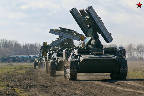 资料图:俄军队在乌边境演习。