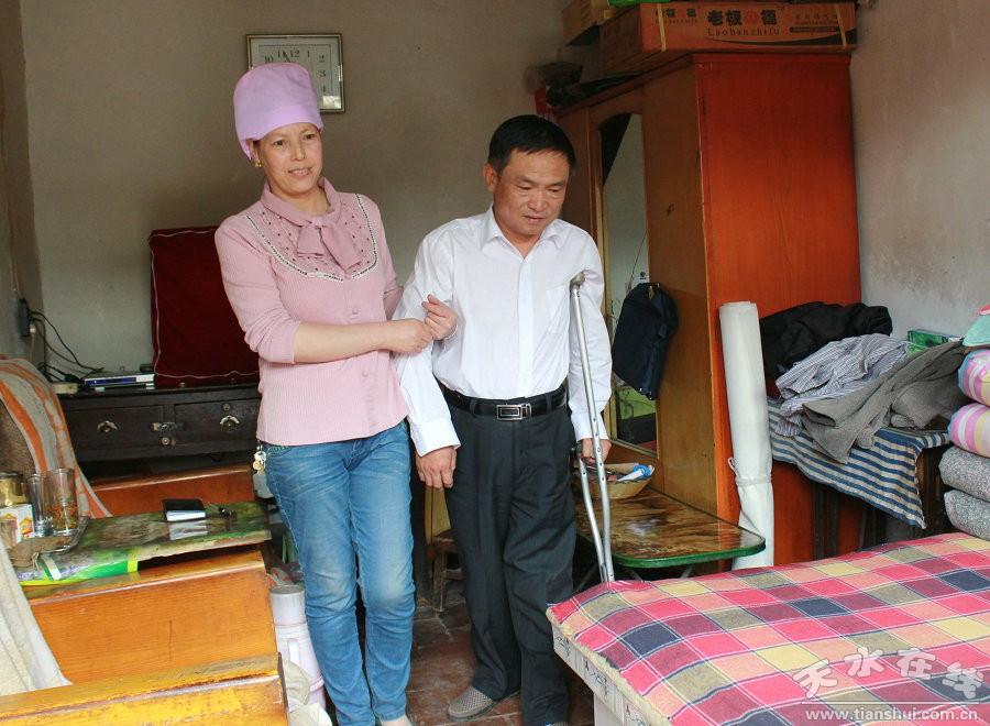 最美家庭最美妻子马海燕27年的守护图