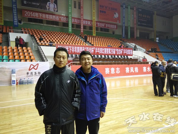 8侯捷与“西北球王”刘海峰合影.jpg