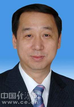 崔少鹏,男,汉族,1961年10月生,北京市人,1977年4月参加工作,1985年6月入党,吉林大学哲学系哲学专业毕业,大学学历,工程硕士学位。