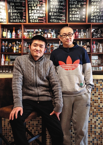 �ڴ�����̨�ϣ��Է���Ϊ��ĵ�������������������һ��Ҫ���ݵ�1988�ꡣ���꣬ţȺ��������������Ŀ�����������̵����Է�ӳ���˹ٳ������������������������������ζ���