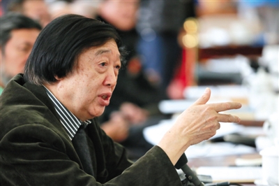 3月4日,北京会议中心,政协小组讨论会上,冯骥才发言。新京报记者 薛珺 摄