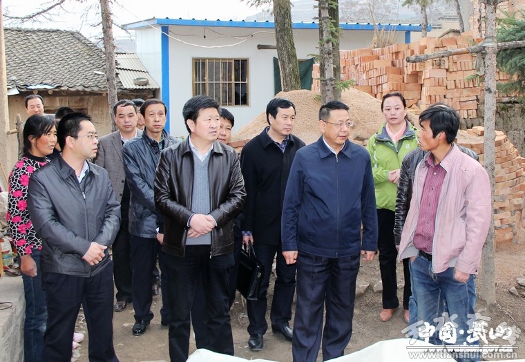 市政府副市长霍卫平,市政府副秘书长王小春,市扶贫办主任杨保珍,副