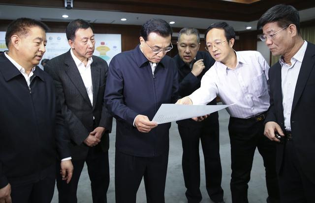 李克强到工商总局考察:营造大众创业良好环境
