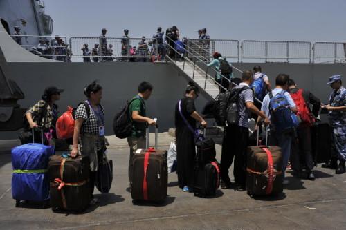 国防部:海军顺利完成撤离在也门中方人员任务