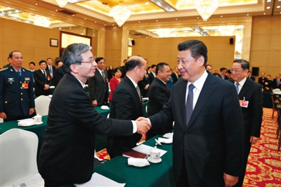 3月4日,习近平看望出席全国政协十二届三次会议的民革、台盟、台联委员。新华社记者 鞠鹏 摄