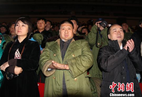 ԭ����ͼ :ë����У��ۿ����й����˸�ë�󶫡����������ܡ���