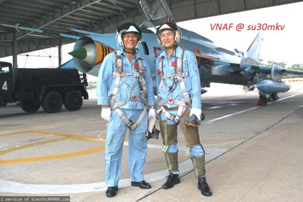 资料图:越南空军Su-22 M4攻击机飞行员。