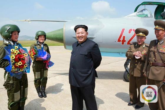 金正恩未佩戴领袖像章。