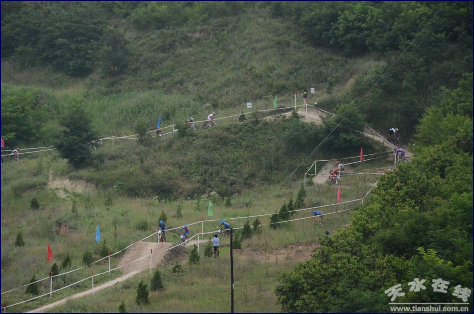 中国第一届青运会山地自行车资格赛在麦积区开赛(图)