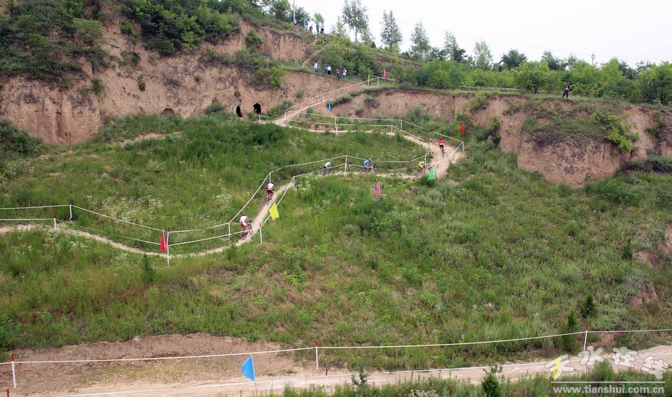 资格暨2015年全国山地自行车锦标赛在麦积区甘泉镇翠山梁继续举行