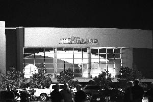 美国影院再发生枪击血案 包括枪手在内3人死亡