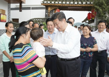 2015��6��16�գ�ϰ��ƽ�����������������ï�壬�������¿ش����ԱȺ��֮�ң������ز��������ģ��ô�������ǿ��Ӫ��ũ���֡���ɫ֮�ҡ��������������չ����������˽�һ�����ķ�չ�仯��