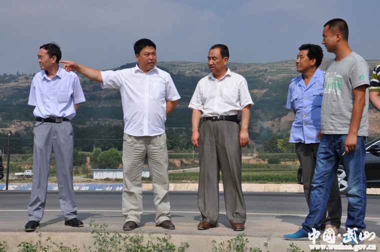 康志锋深入洛门镇调研指导精准扶贫工作图