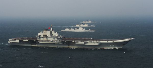 资料图:中国海军“辽宁”舰航母编队。