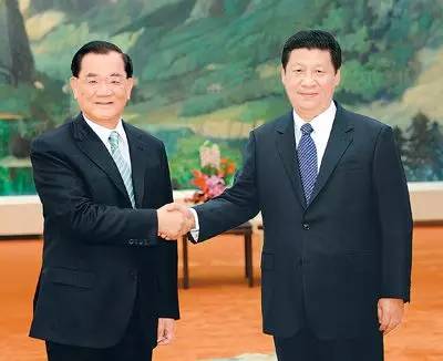 2013年2月25日,习近平在会见中国国民党荣誉主席连战及随访台湾各界人士。