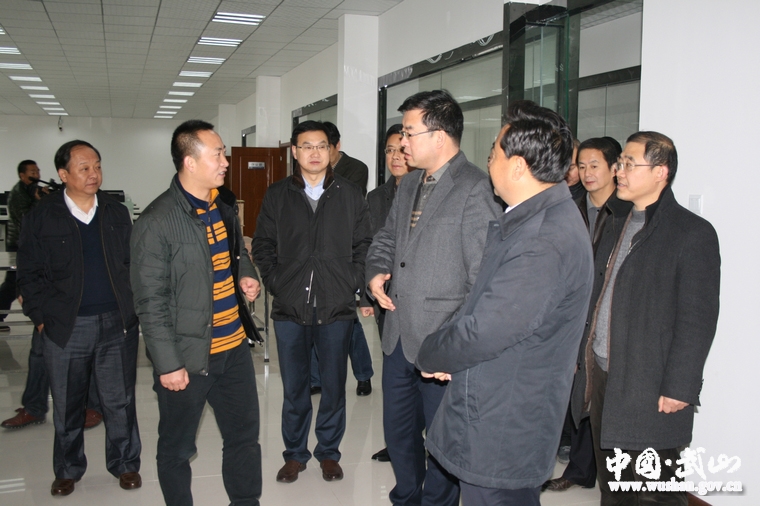 县委书记索鸿宾,县委常委,宣传部长柳选植,副县长甘志国及县委宣传