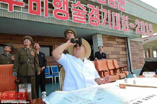 金正恩指导人民军战斗飞行技术大会。(资料图片)