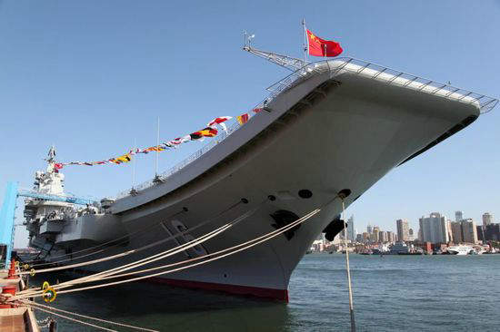 资料图:中国海军第一艘航空母舰辽宁舰。