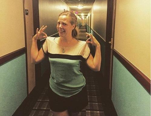 ڲͬײŮƵǽϻɫΪһ