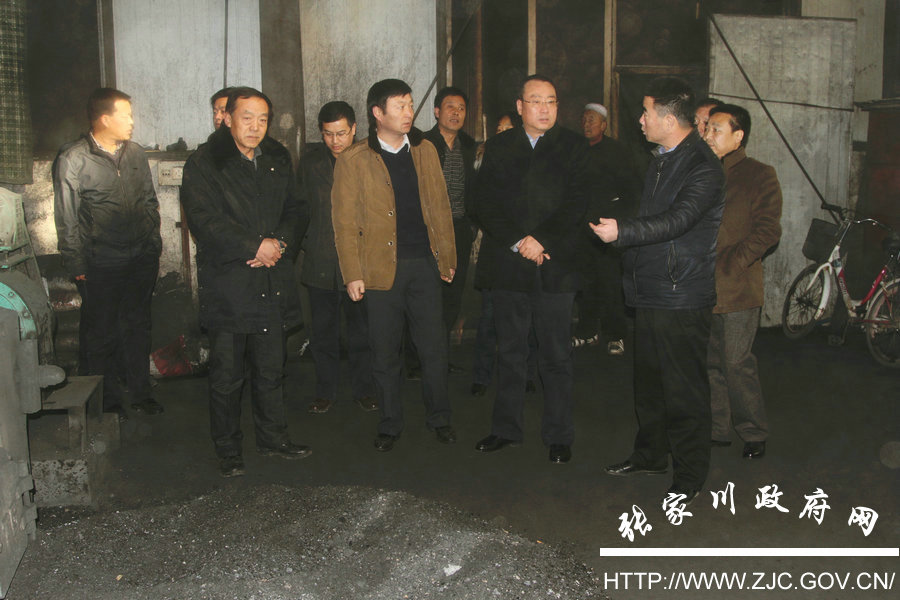 张家川代县长马筱宁督查春节保障工作(组图)