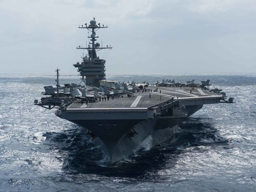 中国拒绝上月中曾到南海巡航的美国航空母舰“斯坦尼斯号”战斗群访港。美国海军官员声称,中方以时间不便为由拒绝。外交部发言人回应查询时表示,对于美国军监及军机访问香港,中方一直是根据主权原则和具体情况逐案审批。特区政府则拒绝评论“斯坦尼斯号”被拒访港一事。