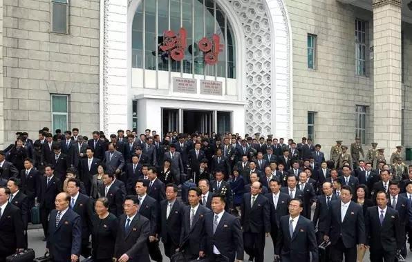 时隔36年再开党代会,金正恩在下一盘什么棋?