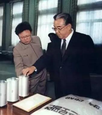 时隔36年再开党代会,金正恩在下一盘什么棋?