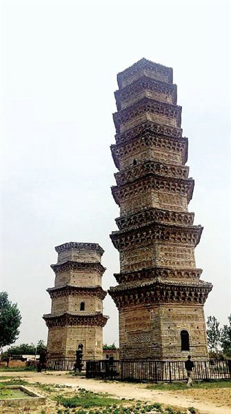 原文配图:寿圣寺双塔。