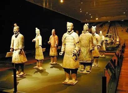 英国智库称美国对中国的绞杀发生了戏曲般的变化