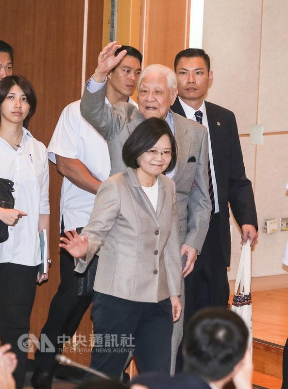 蔡英文就职百日:自由行陆客没有减少 而是增多