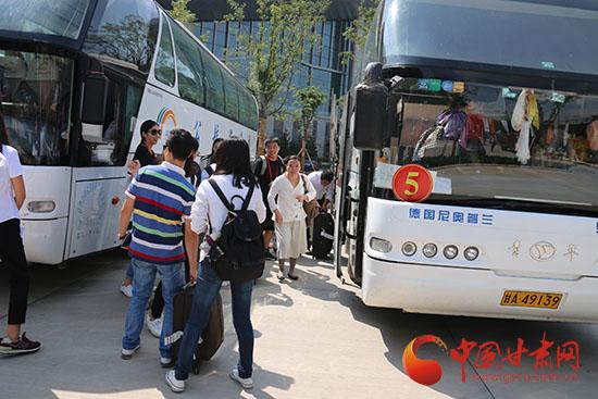 “北京网络媒体红色故土·甘肃行”媒体团一行抵达兰州