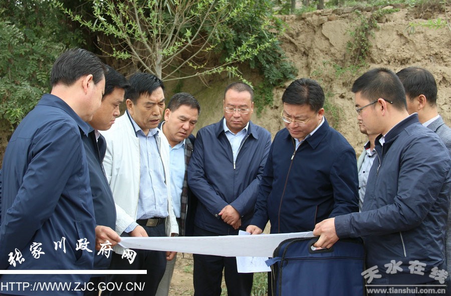 李晓东调研张川县资本市场运用和包抓项目建设工作图