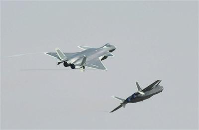 歼20珠海航展首秀 空军多款高新武器成体系亮相