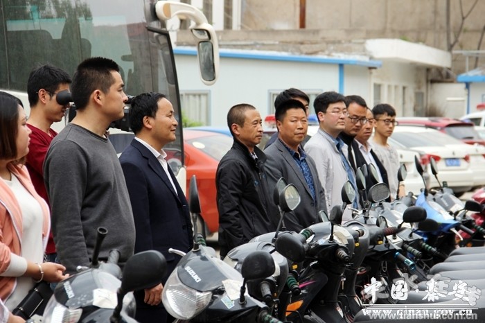秦安县公安局举行被盗摩托车返还仪式(图)