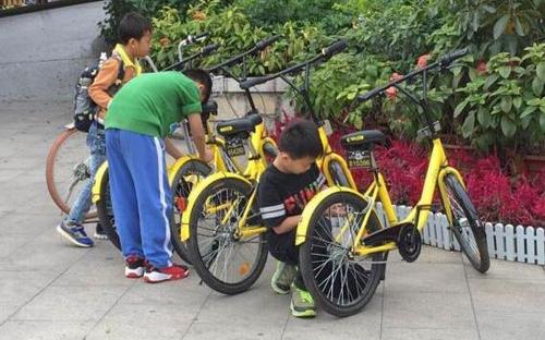 图片说明:小学生5秒破解共享单车密码惊呆路人