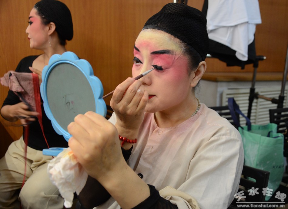 天水市西秦腔研究院《桃李梅》在长春精彩上演(图)
